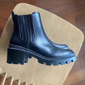 Universal Thread Black Boots
